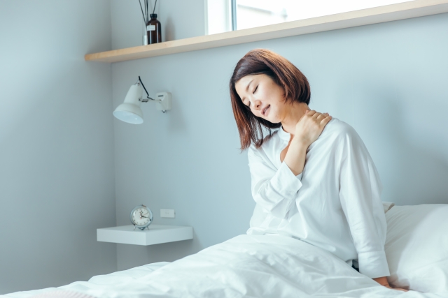 肩凝り女性