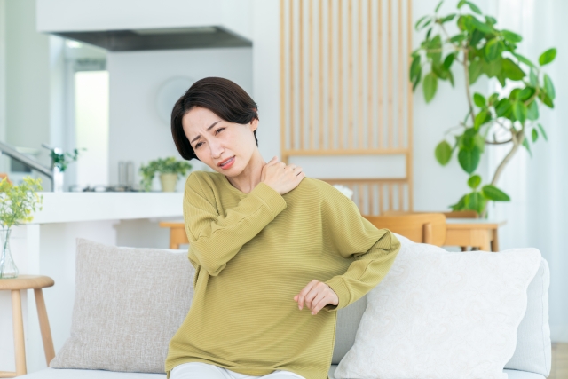 肩凝り女性