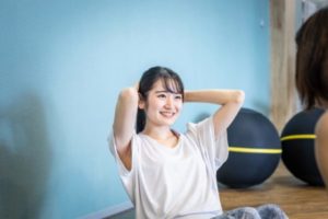 ダイエットを頑張る女性